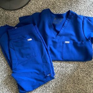 FIGS winning blue set